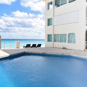 Departamento Sobre La Playa Cancun Διαμέρισμα Exterior photo