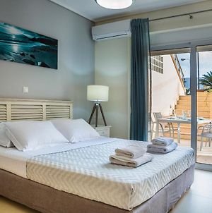 Apartment Lilly, Brand New Apartment With Communal Pool, 10 Meters From Sea Σάμη Exterior photo