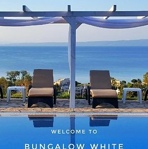 Bungalow White Tennis Apartments & Suites Πευκοχώρι Exterior photo