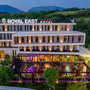 Royal East Resort Τίρανα Exterior photo