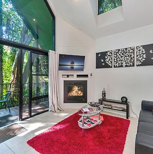 Linger A While Chalet On Gallery Walk With Spa, Fireplace, Wifi & Netflix Mount Tamborine Exterior photo