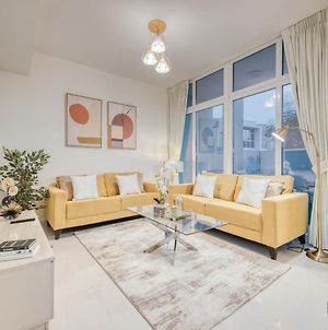 Delightful 3Br Townhouse At Damac Hills 2 Dubailand By Deluxe Holiday Homes Exterior photo