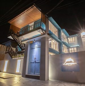 Lacrissa Bali Hostel Kerobokan Exterior photo