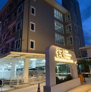 Icare Residence & Hotel Μπανγκόκ Exterior photo