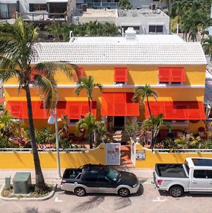 Villa Sinclair Beach Suites And Spa Χόλιγουντ Exterior photo