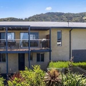 Beachside Bliss With Secure Yard L Pet Friendly Βίλα Apollo Bay Exterior photo
