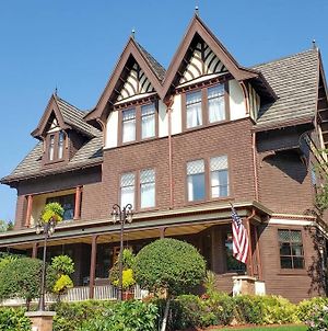Chocolate Mansion Bed and Breakfast Sioux City Exterior photo