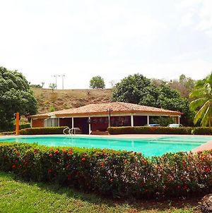 Finca Villa Linda, Hermosa Casa De Campo En Sopetran Exterior photo