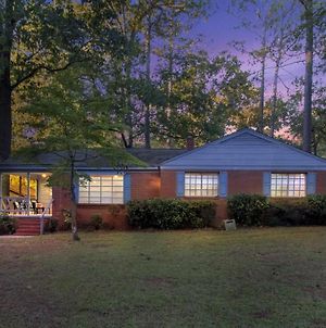 Peaceful Modern Family Home In Fayetteville! Home Exterior photo
