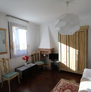 Lovely Apartment In Βενετία Exterior photo
