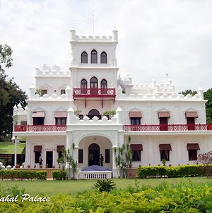 Jayamahal Palace Ξενοδοχείο Μπανγκαλόρ Exterior photo