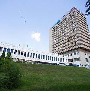 Inturist Hotel Pyatigorsk Exterior photo