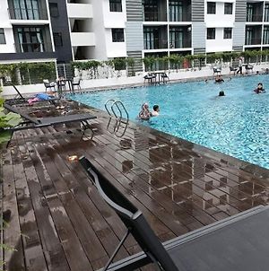 Desaru - 2 Bedroom Fully Furnished Apartment With Pool Bandar Penawar Exterior photo