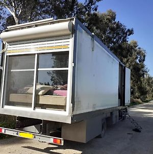 Luxury Caravan Truck In The Golan Heights Βίλα Bruchim Qela' Alon Exterior photo