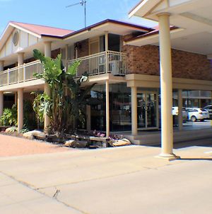The Oxley Motel Ντούμπο Exterior photo