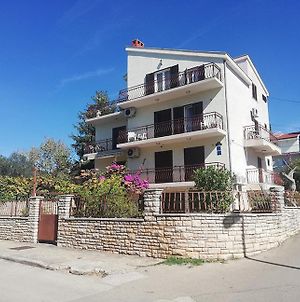 Danyja Apartments Sveti Filip i Jakov Exterior photo