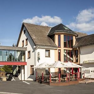 Hotel-Restaurant Haus Hubertus Winterspelt Exterior photo