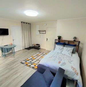 Lovely Flat Nearby Paris Fully Redone With Free Parking On Premises And Balcony Διαμέρισμα Clichy Exterior photo