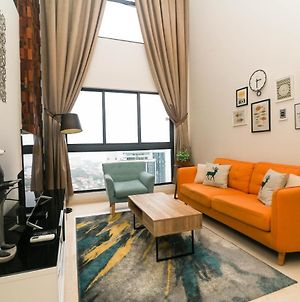 Vsummer Stylish Loft Suites @ Uha Τζόχορ Μπάχρου Exterior photo