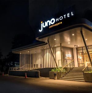 Juno Jatinegara Jakarta Ξενοδοχείο Exterior photo