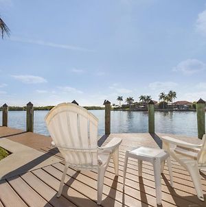 Stunning Waterfront Villa With Infinity Pool, Spa, Preserve Views Casa Del Sol - Roelens Κέιπ Κόραλ Exterior photo
