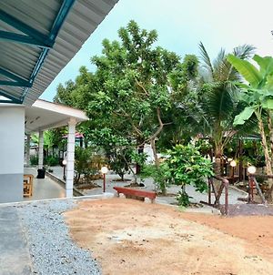 Villa D' Kebun With Free Fruits Malacca Exterior photo