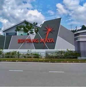 Bintang Maya Residence Cozy And Comfortable Stay Σουνγκάϊ Πετάνι Exterior photo