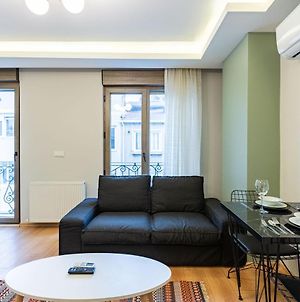 Cozy Modern Flat Near Istiklal Street In Beyoglu Διαμέρισμα Κωνσταντινούπολη Exterior photo