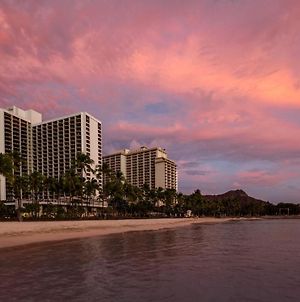 Waikiki Beach Marriott Resort & Spa Χονολουλού Exterior photo