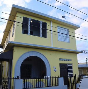 Del Valle Central Casa Near Trendy Calle Loiza- One Bedroom With Queen Σαν Χουάν Exterior photo