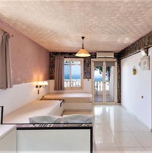 Captivating 3-Bed Apartment In Heraklio Πισκοπιανό Exterior photo