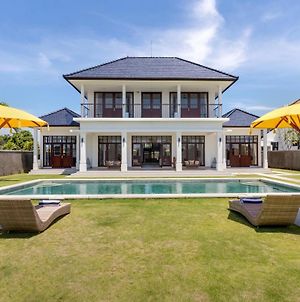Villa Besakih 5Br, 5 Mins To Beach - Canggu Exterior photo