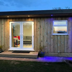 Kingfisher Glamping Cabin Διαμέρισμα Bodmin Exterior photo