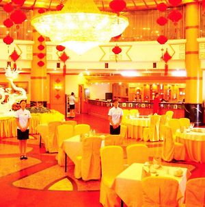Golden Gulf Hotel Λουό Γιανγκ Restaurant photo
