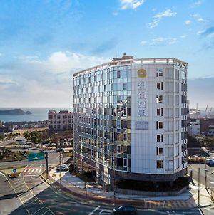 Shin Shin Hotel Jeju Worldcup Σεογκουίπο Exterior photo