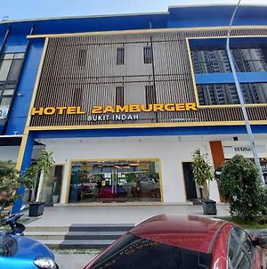Hotel Zamburger Bukit Indah Τζόχορ Μπάχρου Exterior photo