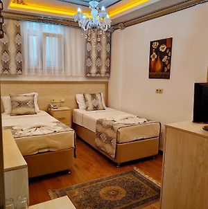 Room In Guest Room - Economic Double Rppm-Basement In The Heart Of Old City Κωνσταντινούπολη Exterior photo
