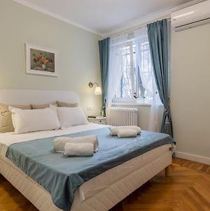 Central Stylish & Cozy One Bedroom Apartment - Adela Accommodation - Ideal For Long Stays Βουκουρέστι Exterior photo