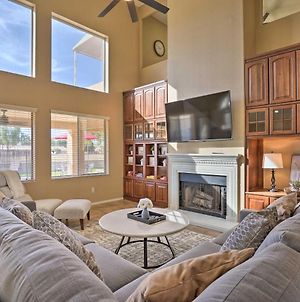 Luxury Glendale Retreat With Private Pool And Grill! Βίλα Peoria Exterior photo