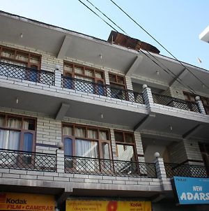 Hotel New Adarsh Manāli Exterior photo