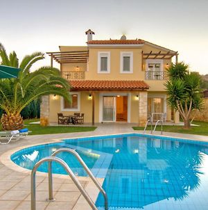 Private-Family Gerani Elessa Villa With A Garden & Swimming Pool Exterior photo