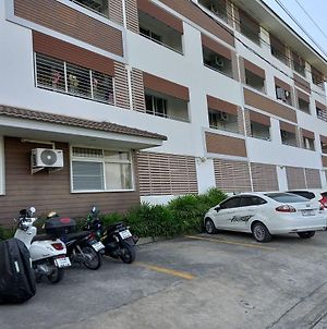Ruan Plaisoi Apartment Μπανγκόκ Exterior photo