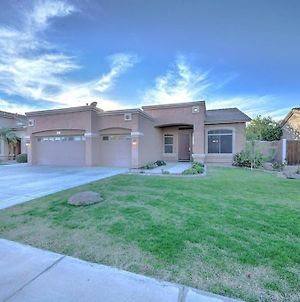 Spacious 4 Bed 2 Bath With Game Room And Hot Tub. Gilbert Exterior photo