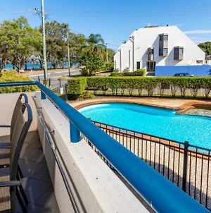 Everything You Need Including A Pool! Karoonda Sands Apartments Bongaree Exterior photo