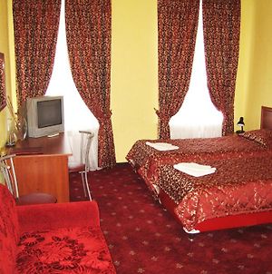 Apartments On Grecheskiy Αγία Πετρούπολη Room photo