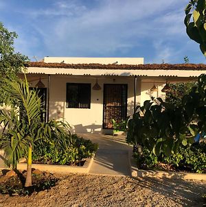 La Maison Aziz - La Somone - Senegal Βίλα Exterior photo