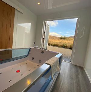 Highland Stays - Ben View Room & Jacuzzi Bath Φορτ Γουίλιαμ Exterior photo