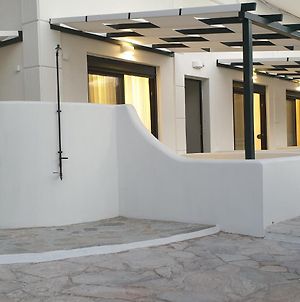 Eantos Studios And Suites Περαία Exterior photo