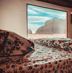 Martian Desert Camp Bed and Breakfast Ουάντι Ραμ Exterior photo