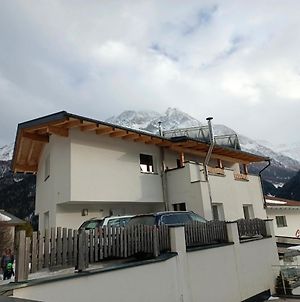 Haus Felix Διαμέρισμα Pettneu am Arlberg Exterior photo
